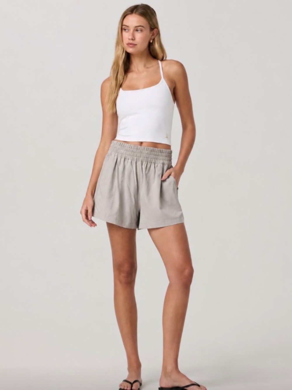 Vuori Villa Shorts Beige High Rise Performance